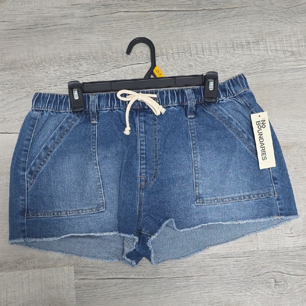 NWT No Boundaries Women's Utility Blue Jean Shorts- Size L (12-14)